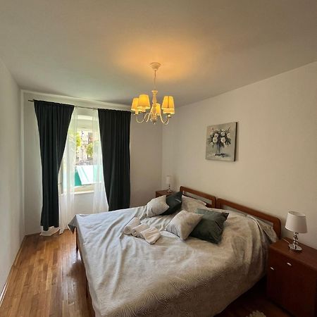 Main Street Apartment Ston Esterno foto
