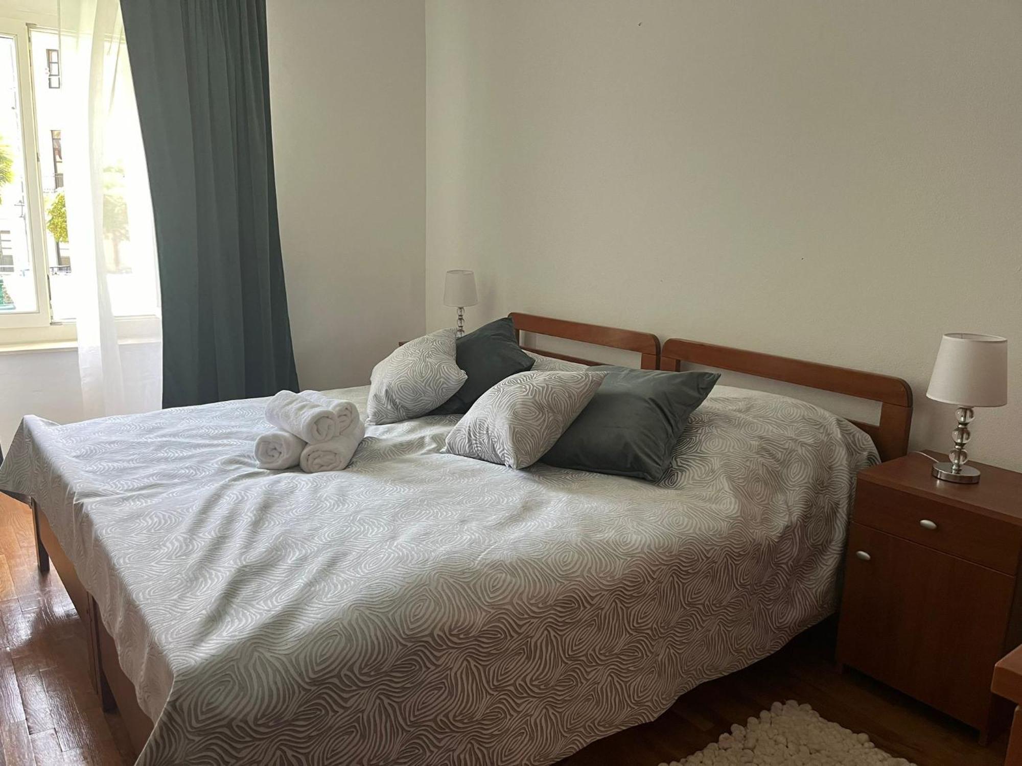 Main Street Apartment Ston Esterno foto