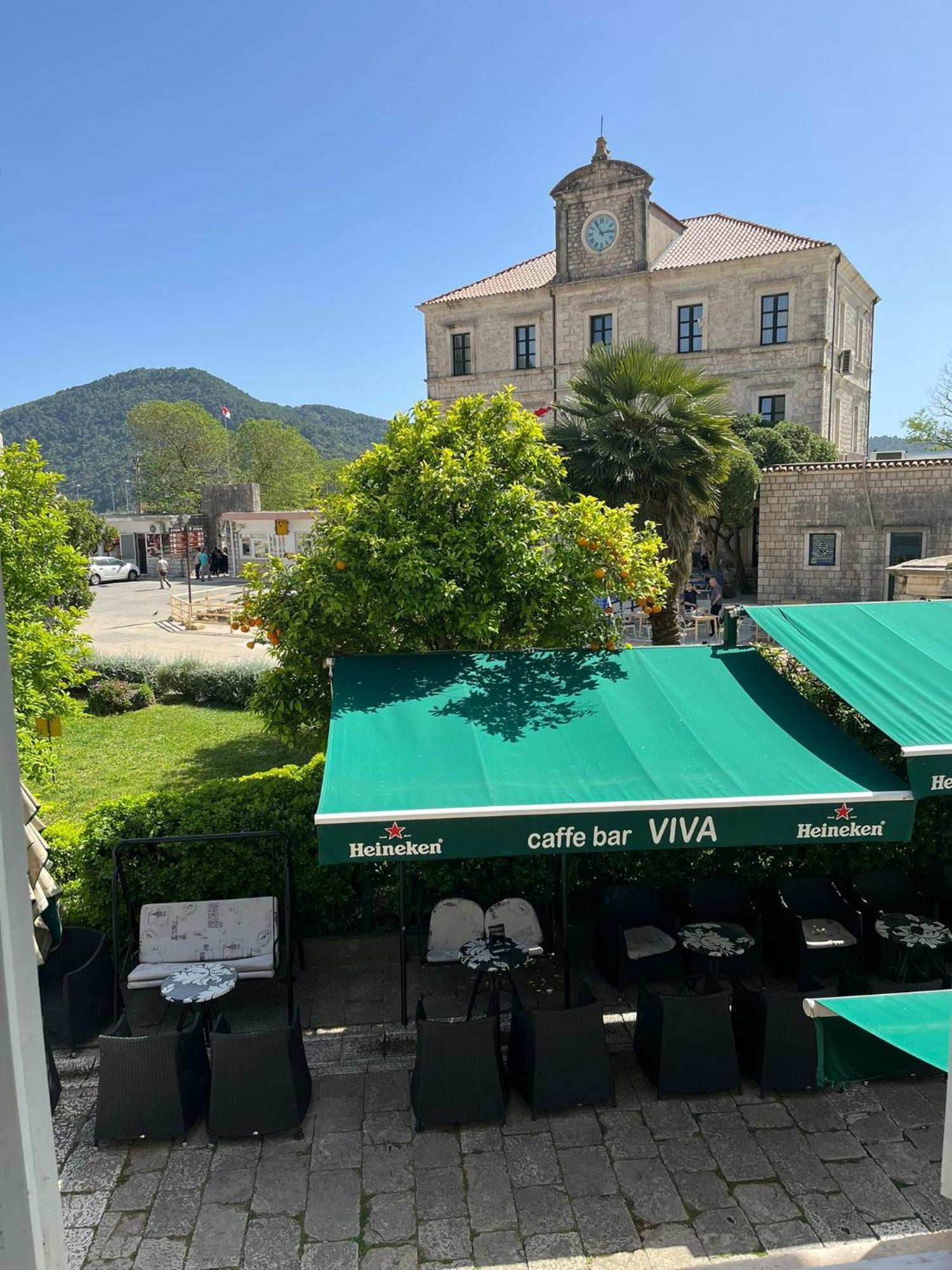 Main Street Apartment Ston Esterno foto