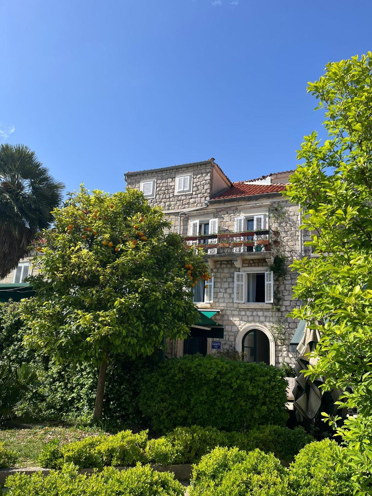 Main Street Apartment Ston Esterno foto